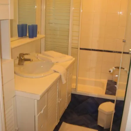 Apartamento 'petite-maison' A Droite Vieux Port Palais - 3 Ou 4 Ch - 4 Tv - 3 Sdd - 2 Wc Indpdts - Fibre - Pkgs