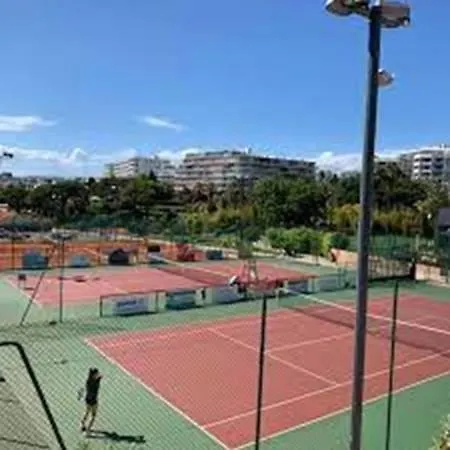 House - Plages Du Midi- 3 Ch - 3 Sdd - 2 Wc - Fibre - Pkgs *