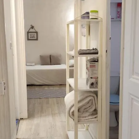 'petite-maison' A Droite Vieux Port Palais - 3 Ou 4 Ch - 4 Tv - 3 Sdd - 2 Wc Indpdts - Fibre - Pkgs *