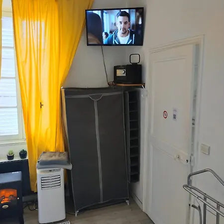 Apartamento 'petite-maison' A Droite Vieux Port Palais - 3 Ou 4 Ch - 4 Tv - 3 Sdd - 2 Wc Indpdts - Fibre - Pkgs Cannes