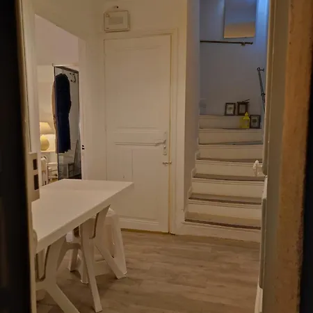 Appartement 'petite-maison' A Droite Vieux Port Palais - 3 Ou 4 Ch - 4 Tv - 3 Sdd - 2 Wc Indpdts - Fibre - Pkgs *