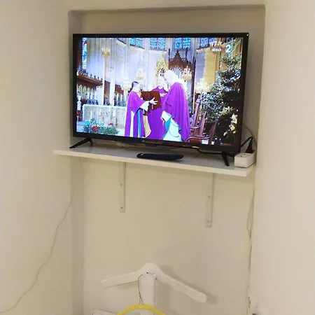 'petite-maison' A Droite Vieux Port Palais - 3 Ou 4 Ch - 4 Tv - 3 Sdd - 2 Wc Indpdts - Fibre - Pkgs Cannes