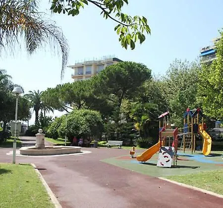 House - Plages Du Midi- 3 Ch - 3 Sdd - 2 Wc - Fibre - Pkgs * Cannes